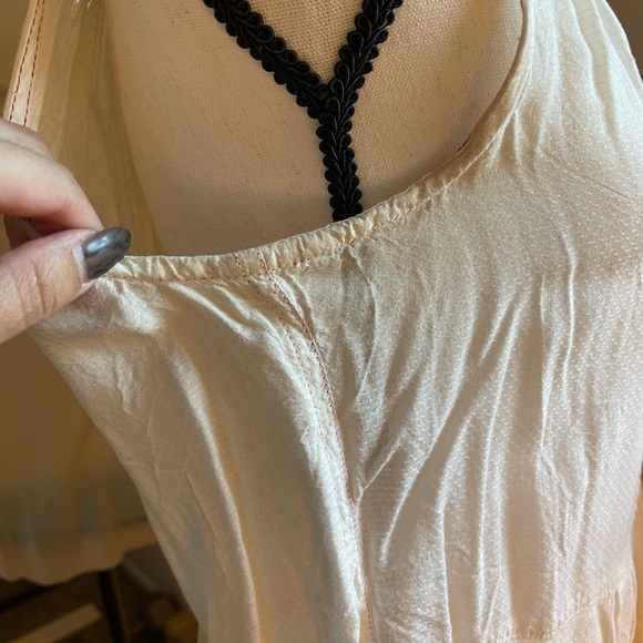 HOLDING HORSES Ivory Sleeveless Cotton Blouse with Tie Front - Picture 3 of 6